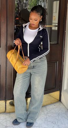 Simple And Elegant Outfits Casual, Sporty Fits Aesthetic, Street Casual Outfits For Women, Cute Everyday Outfits Black Women, Outfits Baddie Aesthetic, Streetwear Women Outfits, Women Streetwear Outfits, Casual Sporty Outfits, 00s Mode