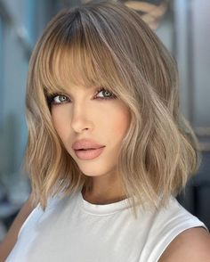 Short Hair With Straight Bangs, Straight Bob Haircut With Bangs, Lob Haircut With Bangs, Messy Wavy Hair, Bang Hairstyles, Bridesmaid Stuff, Short Wavy Haircuts, Hair References