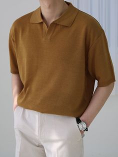 Style Pants Outfit Men, Men In Polo Shirts, Casual Polo Outfit Men, Brown T Shirt Outfit Men, Brown Polo Outfit Men, Polo Shirt Outfit Men Casual, Polo Men Outfit Casual, Polo T Shirts For Men Outfit, Men Polo Shirt Outfit