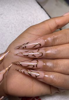 Chrome Stilleto Nails Designs, Gold Chrome Stiletto Nails, Gold Stilleto Nails Designs, Red And Gold Stiletto Nails, Stiletto Chrome Nails, Red Stiletto Nails Designs, Long Acrylic Nails Stiletto, Summer Nails Stiletto, Nail Inspo Stiletto