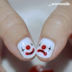 —★ nails Short Clown Nails, Halloween Nails Clown, Clown Halloween Nails, Halloween Red Nails, White Halloween Nails, Cool Nail Polish, Clown Nails, Circus Nails, It The Clown