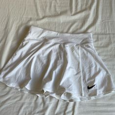 Brand New Never Worn Nike Fitted Tennis Skirt For Spring, Nike Pleated Tennis Skirt For Spring, Nike Mini Tennis Skirt For Spring, Nike White Fitted Tennis Skirt, Nike White Tennis Skirt For Spring, Fitted White Nike Tennis Skirt, Nike Lined Mini Skirt For Spring, Nike White Skort For Spring, Fitted White Nike Skirt