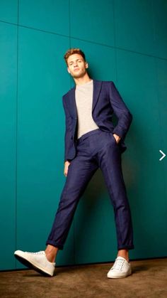 Navy Blue Blazer Outfit Mens, Navy Blue Blazer Outfit, Blue Blazer Outfit, Suits And Sneakers, Men Fashion Photoshoot, Mens Fashion Blazer, Mens Casual Dress Outfits