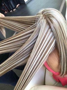 Foil Hair Color, Home Haircuts, Mullet Hairstyle Women Black, Women Mullet, Girl Mullet, Silver Blonde Hair, Cool Blonde Hair, Hair Color Streaks