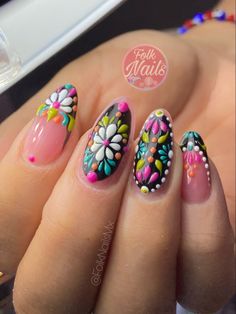 •Folk Nails Mx 🇲🇽 Mexican Nail Art 🌿 (@folknailsmx) • Instagram photos and videos Mexican Halloween Nails, Mexican Nail Designs Ideas, Mexico Themed Nails, Mexican Embroidery Nails, Mexican Barro Nails, Papel Picado Nails, Mexican Vacation Nails, Mexican Pottery Nails, Pink Mexican Nails