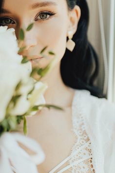 Stunning Wedding Rings, Elegant Bride And Groom, Wedding Photo Editing, Bride Photos Poses, Editing Lightroom, Bride Pictures