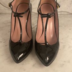 Gucci Heels Lack Gucci Heels, Shoes Gucci, Gucci Black, Gucci Shoes, Size 7, Gucci, Women Shoes, Heels, Women Shopping