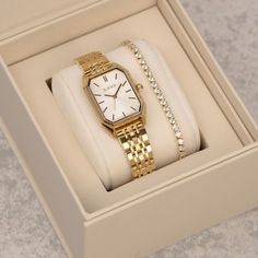 Aesthetic Watches For Women, Cartier Louis Tank, Women Watches Classy Elegant, Old Money Watch, Panthere Cartier, Women Gold Watch, Aesthetic Watches