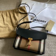 Brand New And Original Packaging Authentic Burberry Horseferry Bag, Burberry Bags Handbags Black, 2024 Wishlist, Burberry London, Burberry Bag, Leather Crossbody, Limited Time, Derby, Burberry