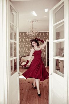 Burgundy Dress Prom, Bridesmaid Dress Midi, Bridesmaid Dresses Midi, Retro Dress 50s, Midi Dress Vintage, Dress Cocktail Party, White Vintage Dress, White Bridesmaid Dresses, Dress Retro