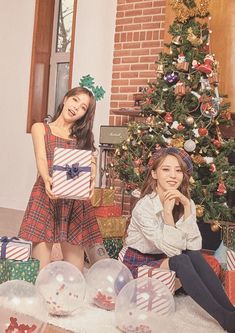 Mamamoo Moonbyul, Solar Mamamoo, Doja Cat, I Wallpaper, Seasons Greetings, Photo Wallpaper, Christmas Photos, Korean Girl, South Korean Girls