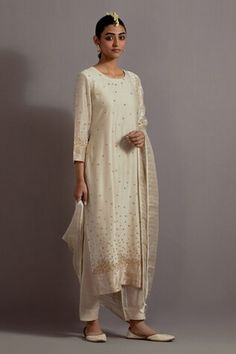 Ivory straight kurta with appliqued gana se halka phool booti embroidered in zari, zardozi and sequins embroidery. Comes with straight pant and silver and zari stripes woven dupatta. - Aza Fashions Diana Penty, Kareena Kapoor Khan, Luxury Sale, Sequins Embroidery, Straight Pants, Pants Pattern, Modern Bride, Three Quarter, Aza Fashion