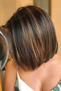 Neck Length Hair Cuts, Stacked Haircut, Neck Length Hair, Long Hair Highlights, Stacked Haircuts, Short Brown Hair, Black Hair With Highlights, Dark Hair With Highlights, Hair Color Highlights