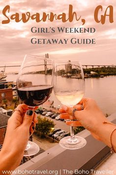 SAVANNAH GEORGIA GIRLS WEEKEND TRIP GUIDE -Taking a weekend trip to Savannah, GA?  This Savannah Travel Guide has all the need to know information on a weekend in Savannah.  From where to stay in Savannah to the best rooftop bars in Savannah, this guide has it all.  Getaway for the weekend to Savannah with your best gal pals! #Savannah #Georgia #traveltips #USA #USTRAVELthings to do in Savannah | Best cities in the south | where to eat in Savannah | what to do in Savannah | Savannah Travel Tips Savannah Georgia Bachelorette, Georgia Travel Guide, Girls Weekend Getaway, Georgia Girls, Georgia Travel, Girls Getaway, Bachelorette Trip, Tybee Island, Pub Crawl