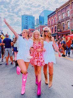 Nashville Bachelorette, Sister Photos, Summer Friends, Bff Pictures, Friend Photoshoot