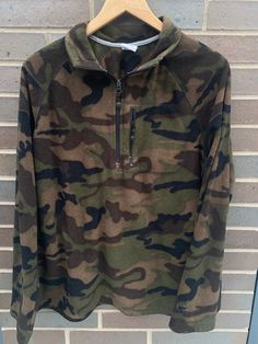 "Vintage 1990s Starter Camouflage Quarter Zip Sweatshirt - Size L (Length 27\", Chest 21\") - Great vintage condition  - No holes no stains - Message for more information Please take note of the measurements listed as these are vintage clothes and may fit different than the tag size. Follow our page for more vintage clothing drops! Connect with us on Instagram: @recurarchives" Camo Sweater, Retro Sportswear, Vintage Fleece, Quarter Zip Sweatshirt, Sweater Vintage, Vintage Clothes, Zip Sweatshirt, Vintage Clothing, Quarter Zip