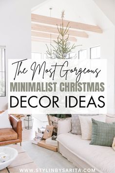 minimalist christmas decor ideas Cozy Modern Christmas Decor, Minimal Christmas Decor Kitchen, Christmas Table Decorations Minimalist, Christmas Table Decor Minimalist, Simple Clean Christmas Decor, Modern Christmas Tree Ornaments, Minimal Tree Christmas, Christmas Tree Minimalist Simple, Christmas Bedroom Minimalist