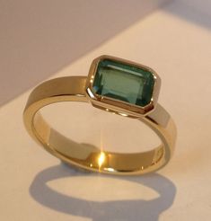 Emerald Ring Designs For Women, Gem Stone Ring, Gold Rings Jewelry, Gold Ring Designs, Engagement Anniversary, Finger Ring, Gem Stone, Gold Jewelry Fashion