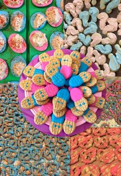 there are many different types of cookies on the table