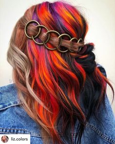 Gorgeous orange, black and purple hair color for Halloween. Are you ready to get spooky? Whether you're looking for fun hairstyles for Halloween or Halloween hair color ideas, you'll get some serious hair inspo from this post! Here are 31 of the coolest, most creative Halloween hairstyles on the planet! Halloween Hair Color Ideas, Halloween Hair Color, Dark Fall Hair Colors, Halloween Hairstyles, Coffee Hair, Inner Witch, Bold Hair Color, Hair Color Purple