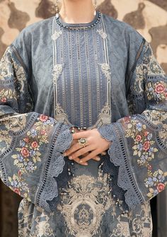 Maria B Embroidered Luxury Pakistani Lawn Dress. Plazo Pattern, Pakistani Branded Dresses, Organza Dupatta Designs, Gown Dress Design, Eastern Dresses, Kurta Patterns, Simple Kurti Designs, Organza Sleeves, Pakistani Fancy Dresses