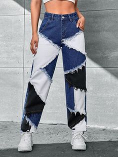 Patchwork Jeans Women, Patchwork Jeans Aesthetic, Unique Jeans For Women, Jeans Patchwork Diy, Jeans Patchwork Fashion, Jeans Design Ideas, Patched Jeans Outfit, Patchwork Jeans Diy, Diy Patchwork Jeans