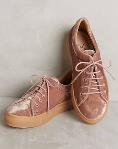 Sport Look, Velvet Sneakers, Velvet Shoes, Adidas Shoes Women, Shoes Too Big, Anthropologie Shoes, Pink Shoes, Shoe Obsession