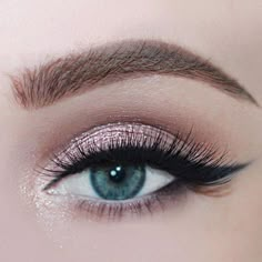 Makeup Cantik, Tutorial Eyeliner, Eyeliner Tips, Make Up Inspiration, Manhattan Project, Glitter Eye Makeup