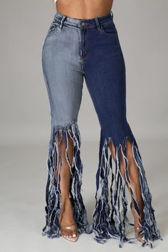 Jeans Decoration, Timeless Jeans, Denim Ideas, Flare Leg Jeans, Stylish Plus, Summer Color, Refashion Clothes, Denim Flares, Denim Outfit