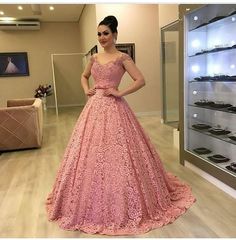 modamidi  Inspiração de cada dia❤ Pink Ball Gown, A Line Prom Dress, Prom Dress Evening, Cheap Evening Dresses, Lace Formal Dress, Stylish Party Dresses, A Line Prom Dresses, Dress A Line