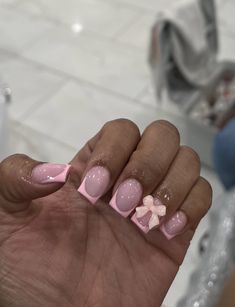 Charm Nail Designs, Nails For Back To School, Birthday Nails Ideas, Short Classy Nails, Pink French Tip, Hard Nails