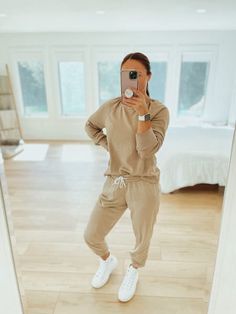 10 White Platform Converse Outfits You Need To Try | Fit Mommy In Heels Converse Platform Outfit