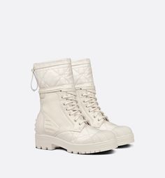 White Winter Boots, Dior Boots, Dior 2021, Beauty Dior, Christian Dior Fashion, Christian Dior Couture, Dior Beauty, Dior Fashion, Boutique Fashion