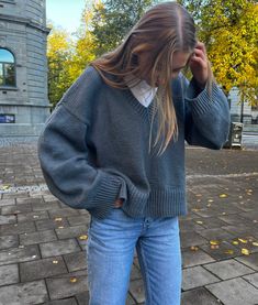 Go-to Sweater – Dreamknit V Neck Sweater Outfit, Neck Sweater Outfit, Basic Sweater, Autumn Fits, Basic Sweaters, Sweater Outfit, Fall Fits, Winter Fits, Outfit Inspo Fall