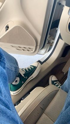 Green Converse, Converse Chuck 70, Chuck 70, Converse Chuck, Chucks Converse, Christmas Outfit, Chuck Taylors, High Top Sneakers, Converse