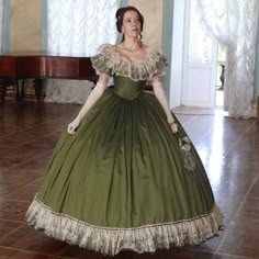 1800s Ball Gown, Green Dress Princess, 1800s Dresses, Victorian Green, Victorian Ball