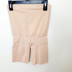 Assets By Spanx Women Shaping High-Waist Short, Nude Size Xl. Nwot, In Excellent Condition. Features: *Soft Lightweight And Breathable Shaping Fabric *Targeted Shaping Panel Flattens And Tones Tummy *Stay Put Waisted Design *Pull-On Closure * High-Waist Silhouette For Total Torse Taming 84% Nylon, 15%Elastane, 1% Cotton Machine Wash Cold B1 Stretch Bottoms With Built-in Bra For Daywear, Daywear Bottoms With Built-in Bra And Stretch, Beige Shapewear Bottoms For Spring, Spring Beige Shapewear Bottoms, Stretch Short Shapewear For Daywear, Toned Tummy, High Waisted Shorts, Shapewear, Women's Intimates