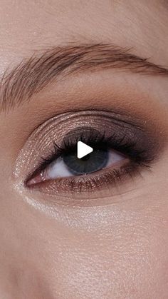 Natasha Denona on Instagram: "🚨PSA FOR ALL THE GLAM GIRLIES 🚨The NEW HY-PER NATURAL FACE PALETTE isn’t only great for natural looks but for FULL GLAM looks too!!! In this tutorial, I’m showing you how to achieve a Smokey Glam Eye with ONLY the HYPER- SILK EYESHADOWS & CONTOUR TRIO #makeupbynatashadenona  Makeup Details:  Base: ND Hygen Primer Serum ND Hyglam Corrector C1 ND Hyglam Concealer Y2  Eyes: ND MACRO TECH EYE CRAYON shade brown - wing ND HY-PER NATURAL FACE PALETTE Statement - outer corner, lower lash line  Everyday - center eyelid, center lower lash line Contour/Bronzer Trio - blend crease Dreamy - inner corner #explore #natashadenona #hypernaturalfacepalette" Brown Look Make Up, Statement Eye Makeup, Step By Step Smokey Eye For Blue Eyes, Eye Make Up Tutorial Natural, Make Up For Brown Eyes Tutorial, Too Faced Natural Eyes Palette Looks, How To Make Up Eyes, Lower Eyelid Makeup, Make Up For Brown Eyes Natural