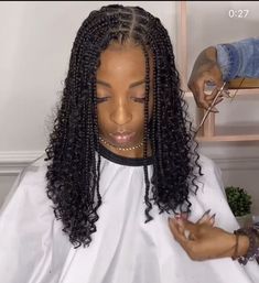 Boxbraids Hairstyle Short, Shoulder Length Goddess Box Braids, Short Goddess Knotless Braids, Short Curly Braids For Black Women, Short Curly Knotless Braids, Short Bohemian Knotless Braids, Short Braids With Curls, Short Goddess Box Braids, Short Goddess Braids