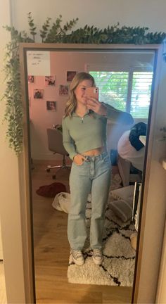 Clothes For High School, Complexion Media, 8th Grade Outfits, Feminine Fits, High School Pictures, Fake Photos, Mirror Pictures, Simple Outfits For School, Summer Outfits For Teens