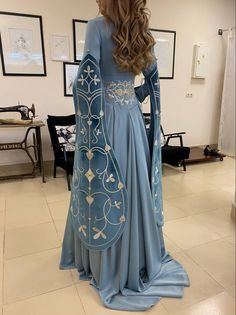 Medieval Blue Dress Aesthetic, Blue Midevil Dresses, Midevil Dress Aesthetics, Medevial Dresses Royal, Light Blue Medieval Dress, Dornish Dress, Middle Age Style, Medieval Clothing Royal