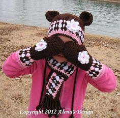 Bear Hat, Mittens & Scarf by Alena Byers -- patterns available on Ravelry ~ What a nice gift set! Crochet Scarf And Hat Set Free Pattern Children, Crochet Bear Hat, Pink Mittens, Crochet Baby Mittens, Crochet Mittens Pattern, Crochet Gloves Pattern, Crocheted Hats, Ear Flap Hats, Baby Mittens