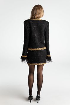 Elegant Winter Outerwear With Feathers, Fall Long Sleeve Blazer With Feather Trim, Elegant Winter Feathered Outerwear, Elegant Winter Blazer With Feathers, Feathered Long Sleeve Blazer For Fall, Formal Fall Blazer With Feather Trim, Formal Long-sleeve Feathered Outerwear, Formal Long Sleeve Outerwear With Feathers, Luxury Tweed Jacket For Fall Parties