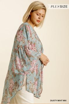 Treat yourself to soft floral comfort with this billowing hi-lo kimono cardigan. The open front and flowing bell sleeves create an effortlessly breezy style, ideal for lazy Sunday morning coffees or cozy movie nights in. The curved hemline and pretty floral print add a touch of feminine charm without saccharine sweetness, instantly elevating the most mundane of everyday outfits. 100% Polyester Want to view this on the *Live* Sizing & Styling Guide?! Watch it in the photo section above! *You will Sunday Morning Coffee, Breezy Style, Rachel Clark, Lazy Sunday Morning, Styling Guide, Lazy Sunday, Movie Nights, Soft Floral, Floral Kimono