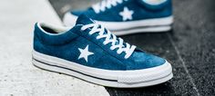 Converse Style Women, Galaxy Converse, Galaxy Vans, Best Sneaker, Converse Style, Converse One Star, Sneakers Addict, Latest Sneakers, One Star