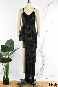 Fisdy - Elegante vestido de noche negro asimétrico con tirantes y detalle sexy de borlas Party Dress With Fringe And Asymmetrical Hem, Sleeveless Evening Maxi Dress With Tassels, Evening Sleeveless Maxi Dress With Tassels, Fringe Dress With Asymmetrical Hem For Party, Sleeveless Fringe Maxi Dress For Evening, Sleeveless Fringe Maxi Dress For Night Out, Sleeveless Fringe Maxi Dress For Party, Black Sleeveless Dresses With Tassels, Sleeveless Black Dress With Tassels