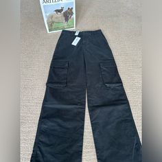 Black Cargo Pants. Very Nice Material Just Don’t Fit Me Cargo Pants Color, Flowy Jumpsuit, Army Green Pants, Striped Wide Leg Pants, Aritzia Pants, Black Cargo Pants, Utility Pants, Black Cargo, Black High Waist