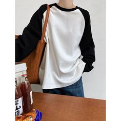 Casual Contrast Raglan Long Sleeve White Pullover Sweatshirt  Material: 98% Cotton + 2% Spandex  Size: M, L Color: White  Season: Spring, Autumn, Winter   Occasion: Leisure, Outdoor, Daily, Vacation, Winter Streetwear Tops With Raglan Sleeves, White Raglan Sleeve T-shirt For Fall, White Long Sleeve Sweater For College, White Long Sleeve College Sweater, Winter Stretch Tops For Leisure, Casual Crew Neck Long Sleeve Top, Fall Streetwear Tops With Raglan Sleeve, Casual Long Sleeve Crew Neck Top, Casual Raglan Sleeve Tops For Streetwear