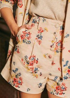 Pants Couture, Looks Country, Boho Grunge, Shorts Outfit, Summer Pants, Floral Shorts, Mode Vintage, Mode Inspiration, Flower Fashion