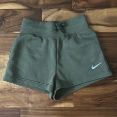 Nike Shorts Size Xs. New Without Tags! Olive Color. Slightly Thicker Interior Fleece Material. Comfy! School Outfits Shorts, Nike Fits, Country Outfits Women, Nike Clothes, Nike Shorts Women, Gym Attire